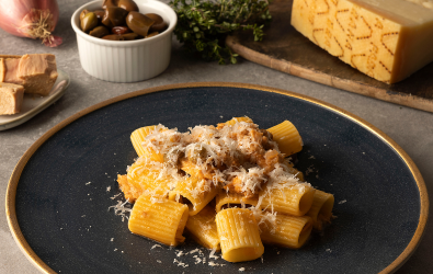 Mezze maniche con tonno e Grana Padano DOP Riserva