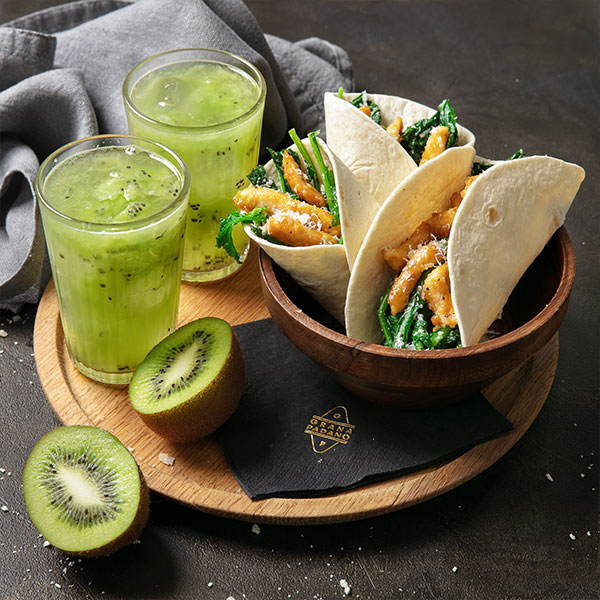 GP_CCocktail_analcolico_kiwi,_ginger_ale,_pita_ripiena_di_cime_di